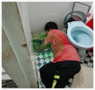 Cách xử lý bồn cầu kêu ục ục và trào ngược	